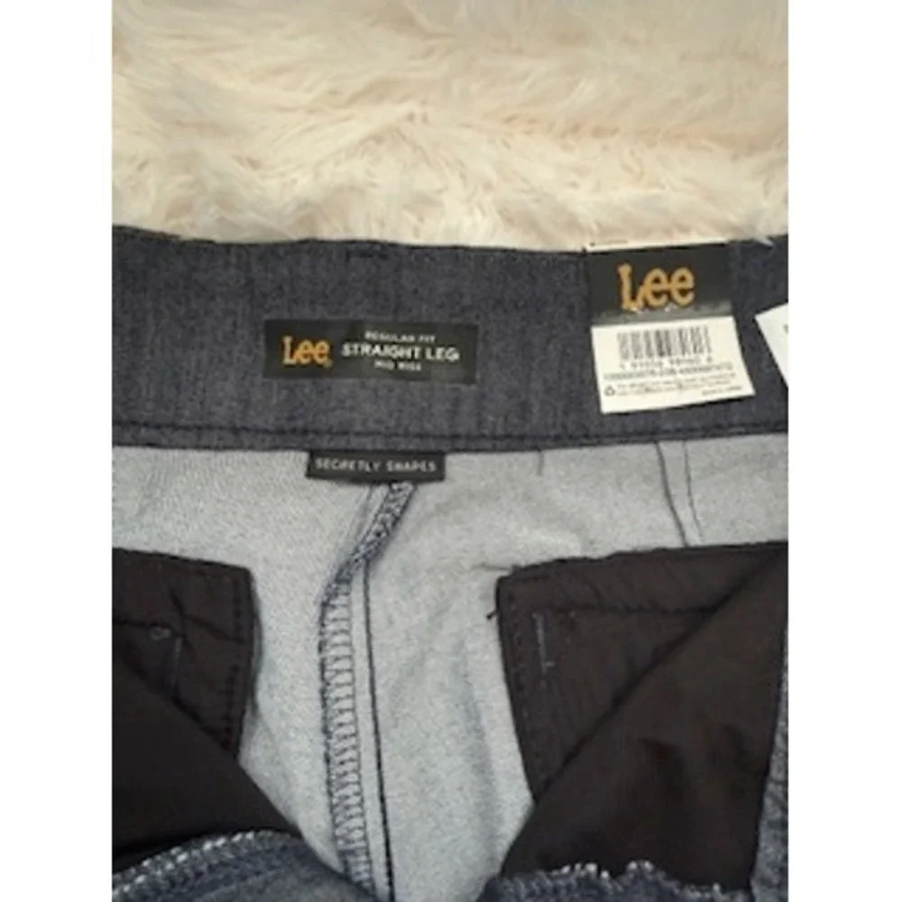 Lee Secretly Shapes Straight Leg Mid Rise Women Jeans Size 8 Long Dark Wash - Picture 6 of 6